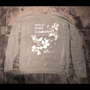 Hollister Crewneck!